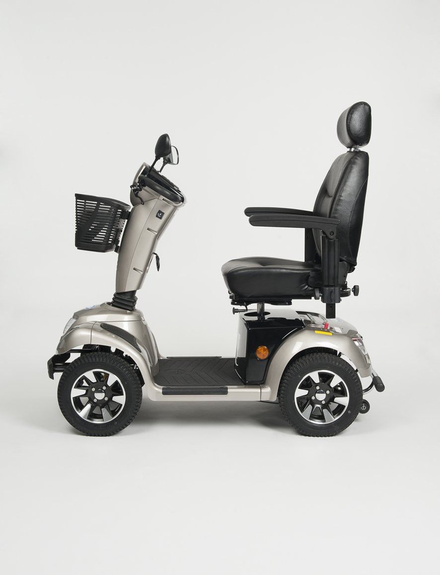 Кресло-коляска инвалидная (скутер) складная с электроприводом Carpo 4 Vermeiren купить в OrtoMir24